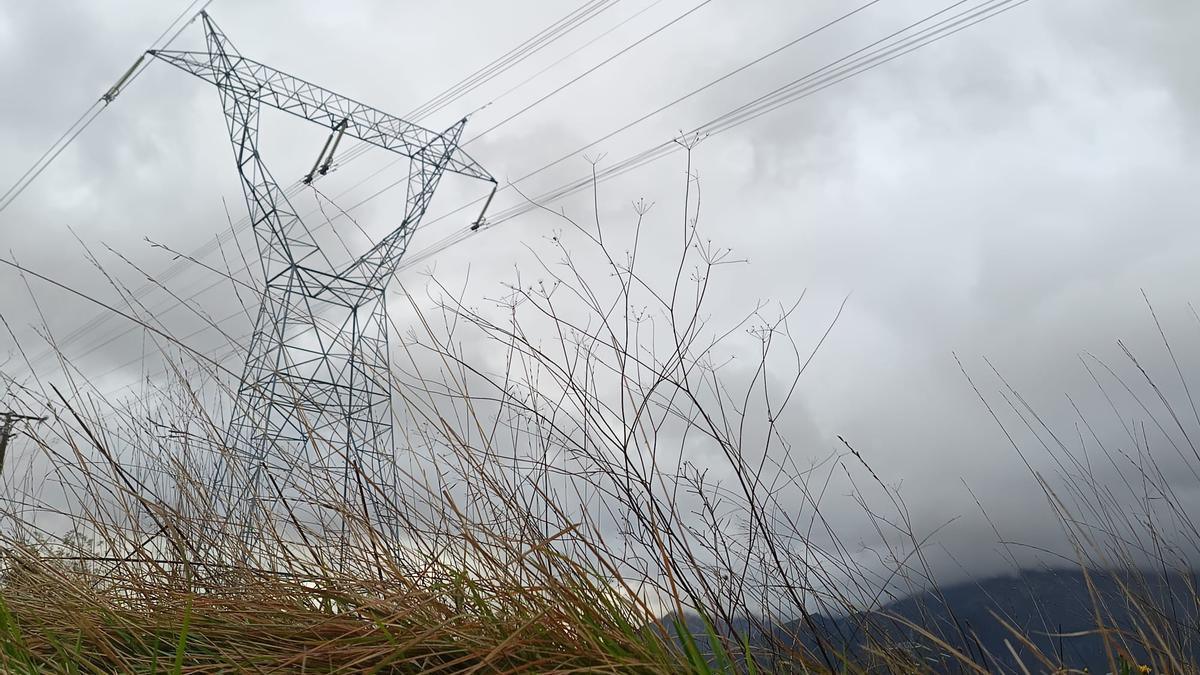 Torre de la red de transporte de electricidad.