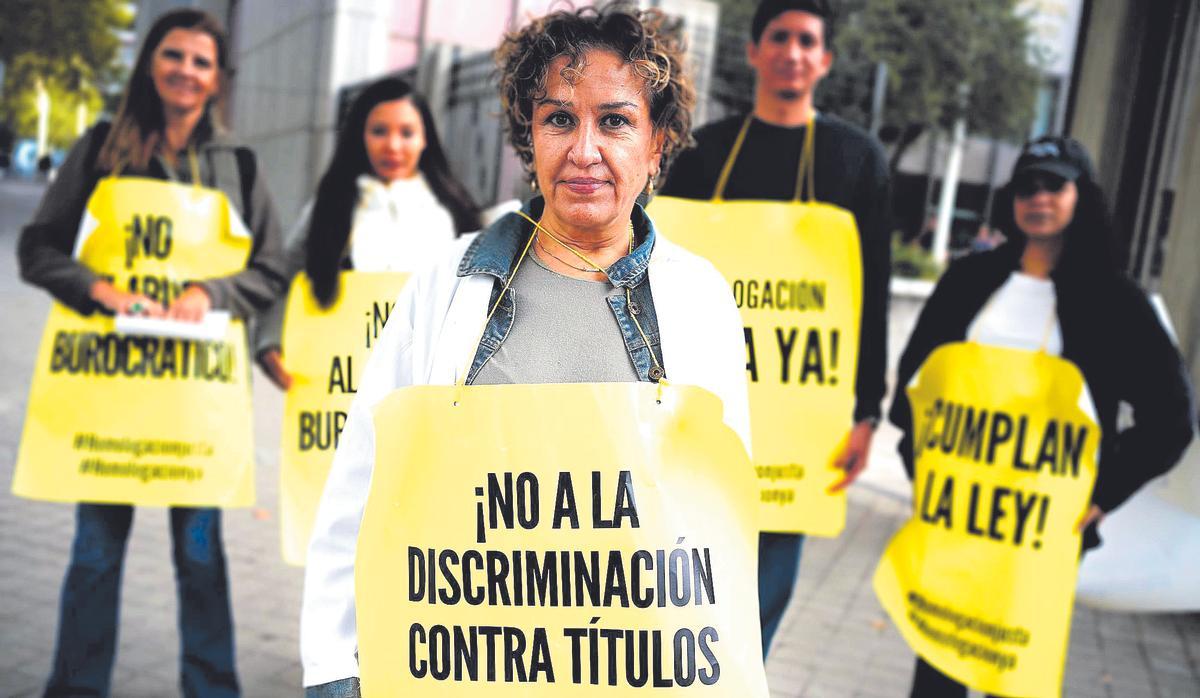 Una protesta del colectivo  Homologación Justa Ya.