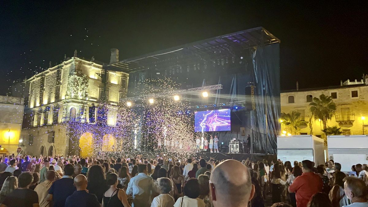 Una de las actuaciones musicales del año pasado, en la plaza Mayor de Trujillo.