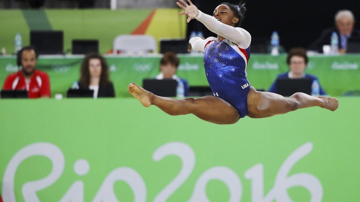 SIMONE BILES