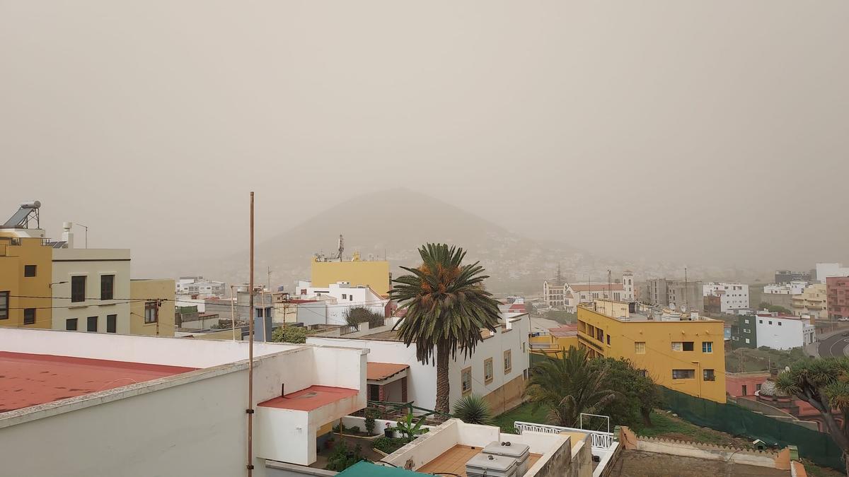 Polvo en suspensión en Guía.