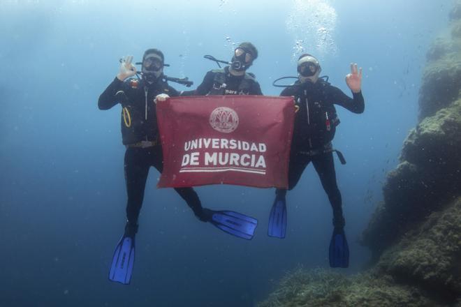 La Universidad de Murcia 'se moja' por los fondos marinos de Águilas