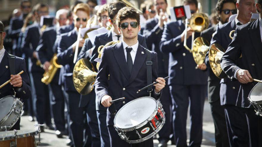 El consistorio financia las bandas en el Himno de Fiestas