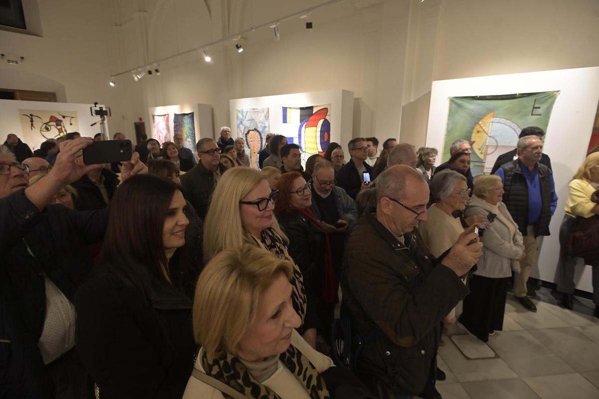 Inauguración en Elche de la exposición “Balconadas del tiempo: la Dama presente”