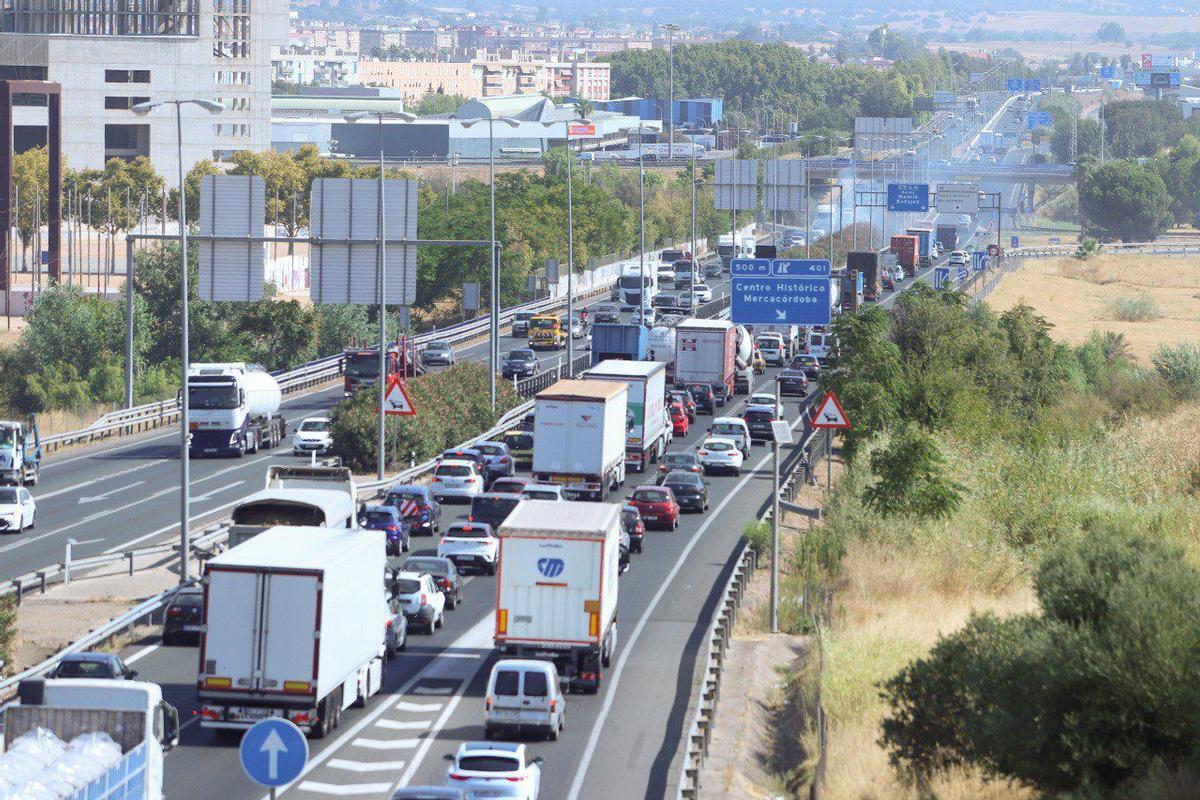 Retenciones en la A-4 a su paso por Córdoba.