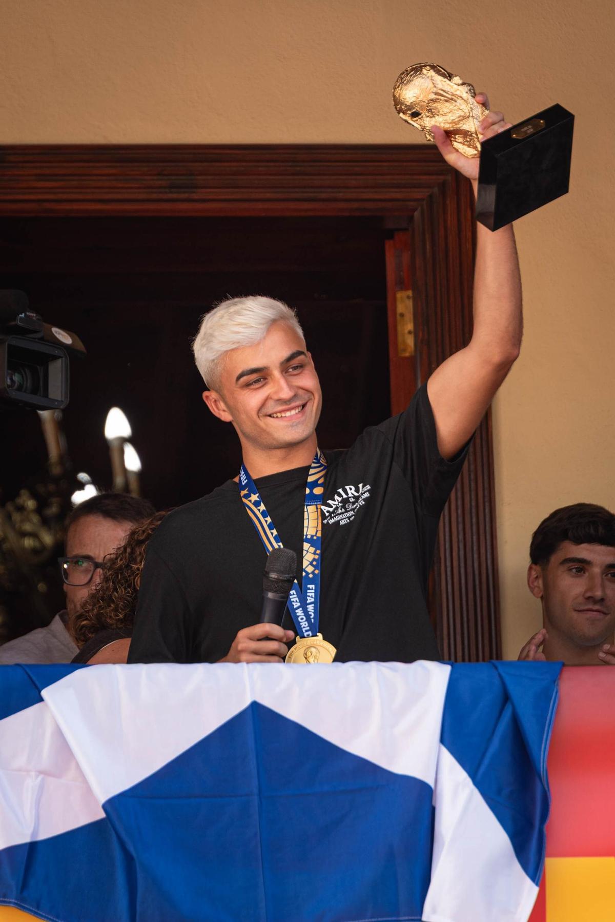 Así fue el recibimiento de Pedri en Tegueste