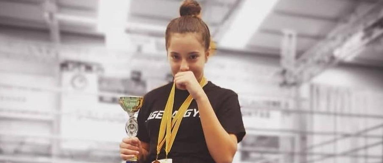 Analía Domínguez, del Club Agelay de kickboxing