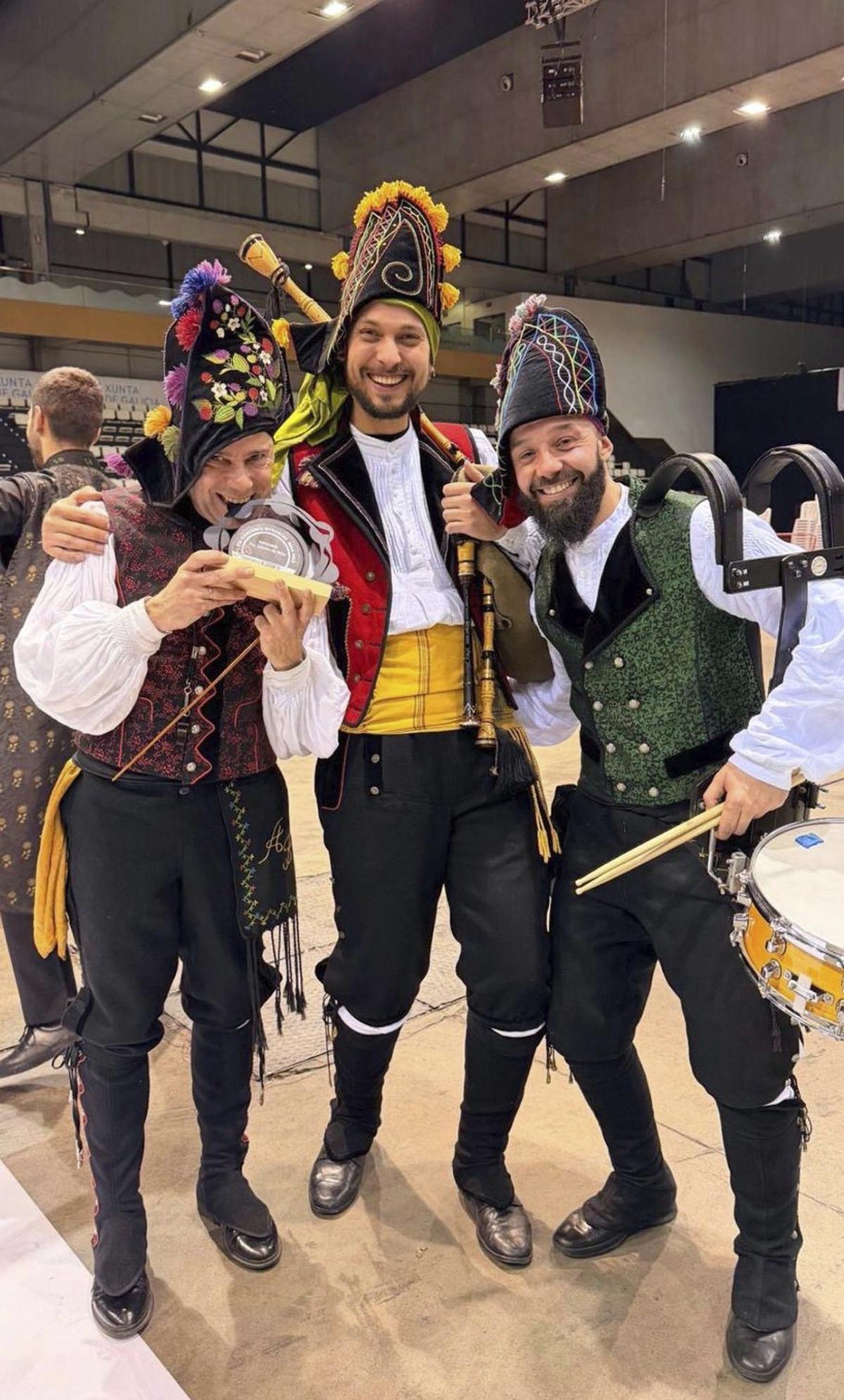 A batuta e a bandeira máxica das rondallas