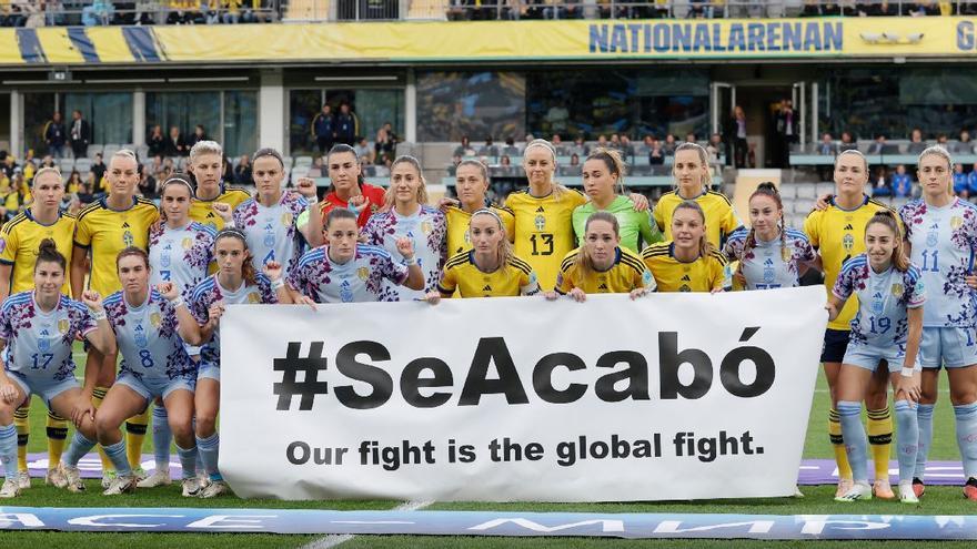 &quot;Se Acabó&quot;: la pancarta que ha mostrado la selección española antes del partido ante Suecia