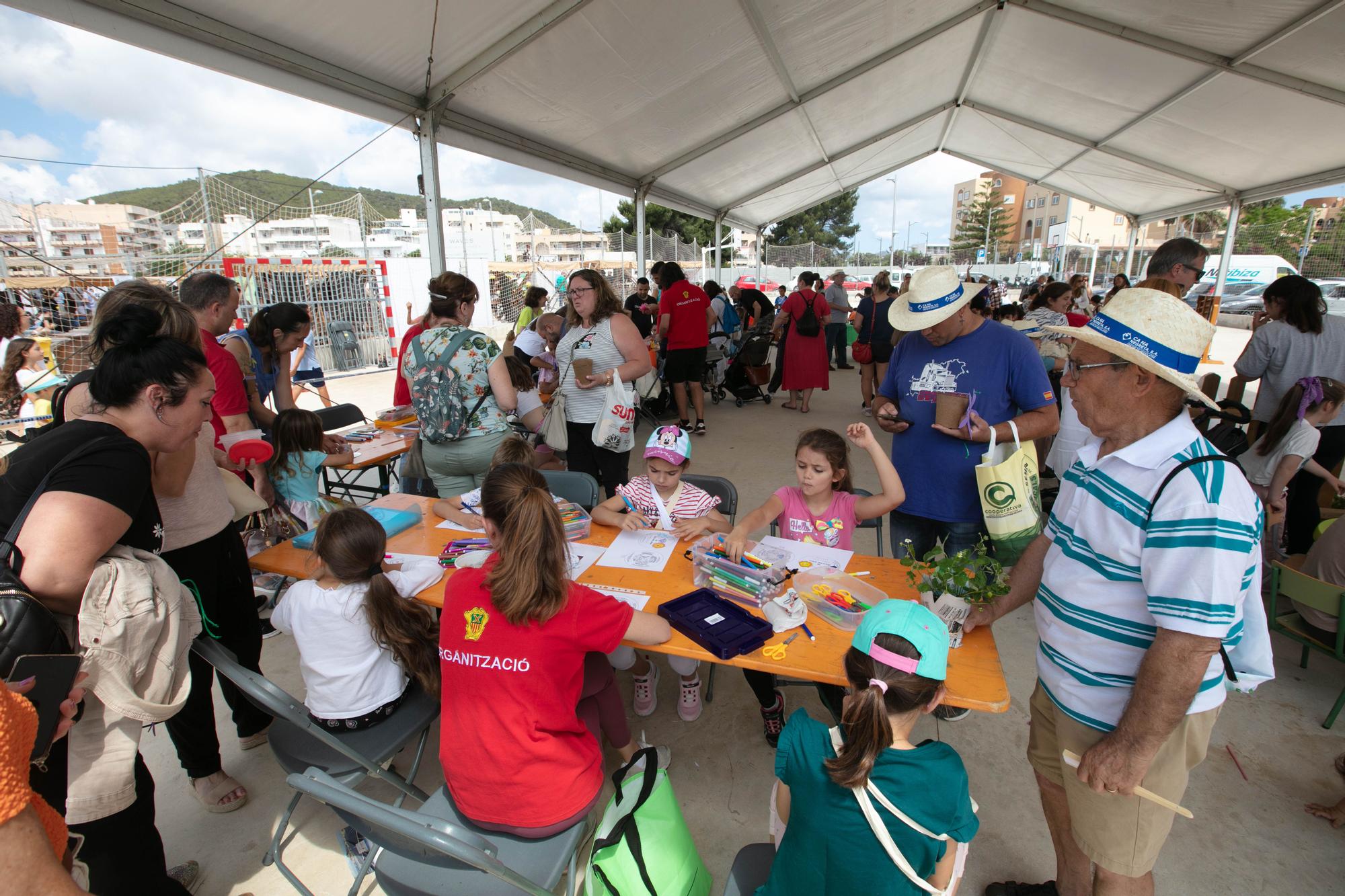 Mira aquí todas las fotos de la feria ECO UC de Santa Eulària