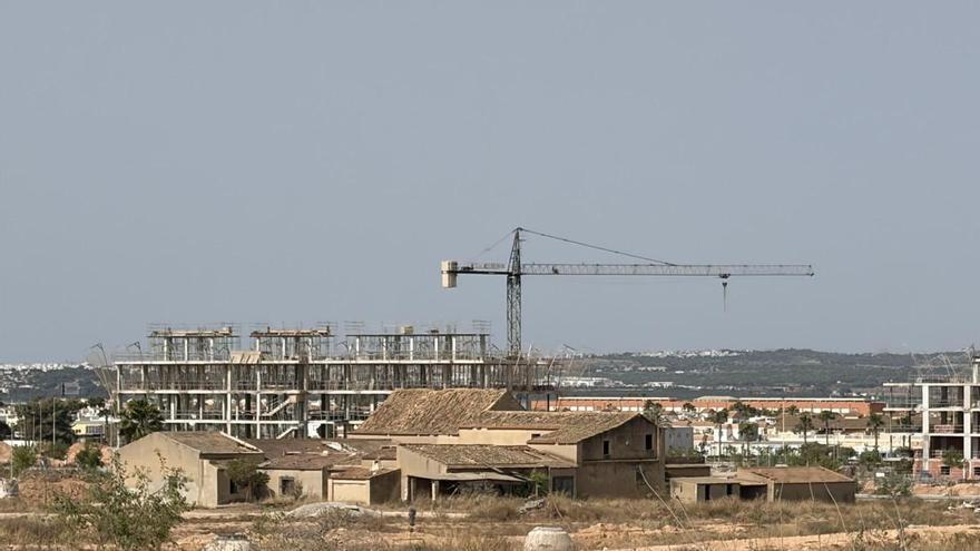 El Ayuntamiento de Torrevieja asumirá la urbanización del plan de La Hoya si las empresas de la UTE siguen sin llegar a un acuerdo