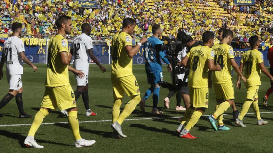 El Villarreal CF busca preservar el césped del Estadio de La Cerámica.