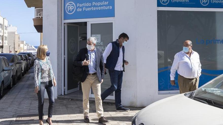 Fernando Clavijo y Australia Navarro tratan de reconducir la crisis del pacto en Tuineje
