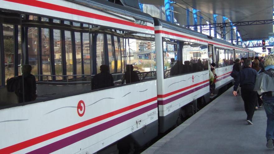 Un tren de la línia Lleida-Manresa