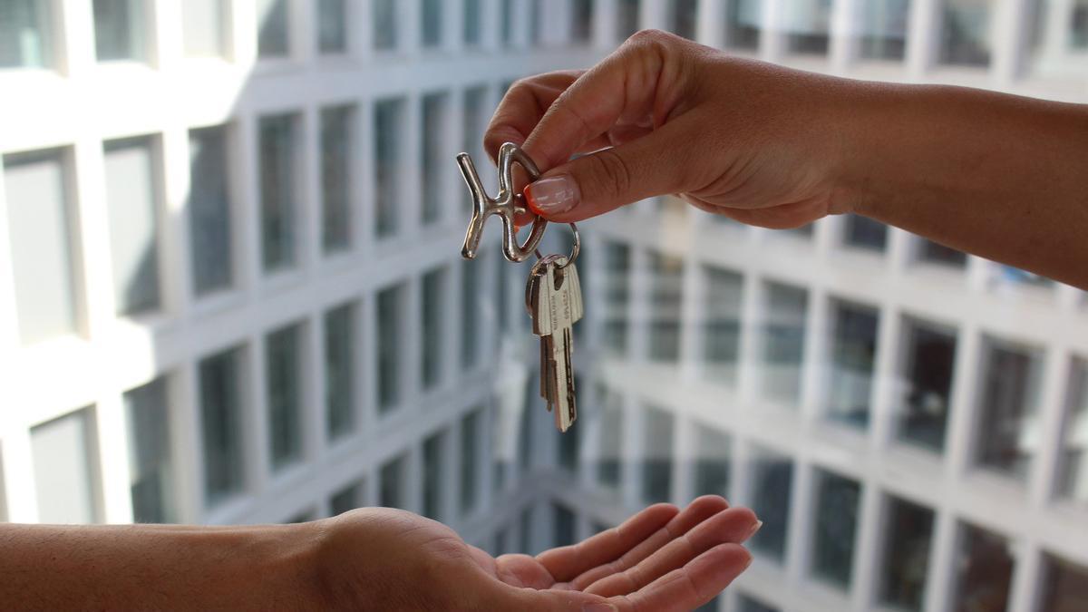 Bono Emancípate, de 1.500 a 3.000 euros: quién puede solicitarlo, cómo y para qué