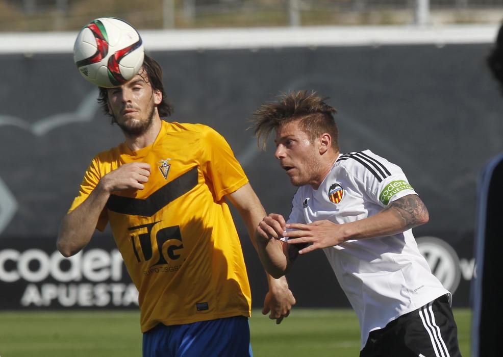 El Puchades se convierte en una fiesta con la victoria del Valencia Mestalla frente al Badalona