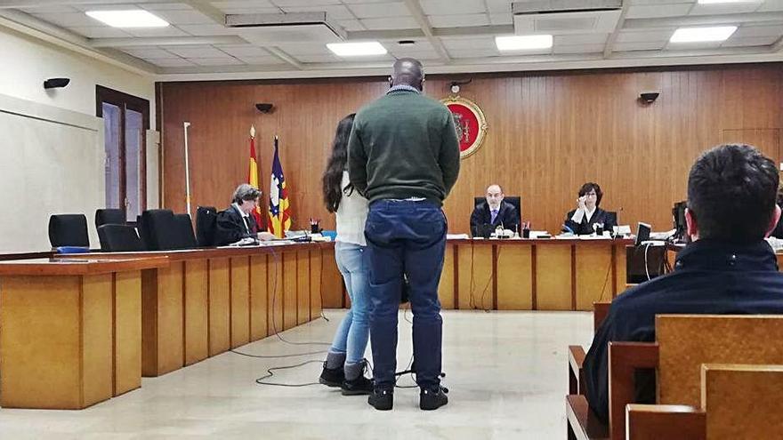 El traficante condenado, durante el juicio en la Audiencia.