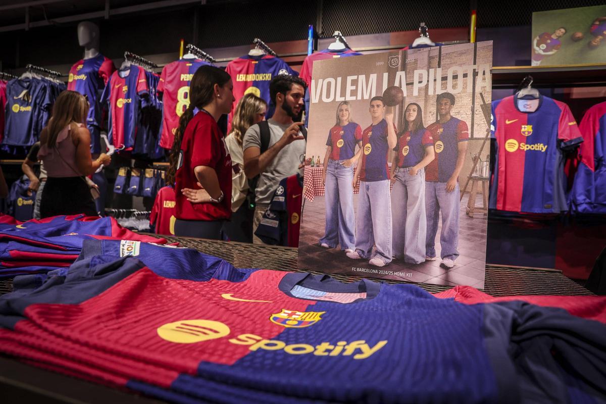 Presentación de la nueva camiseta del FC Barcelona 2024/2025.