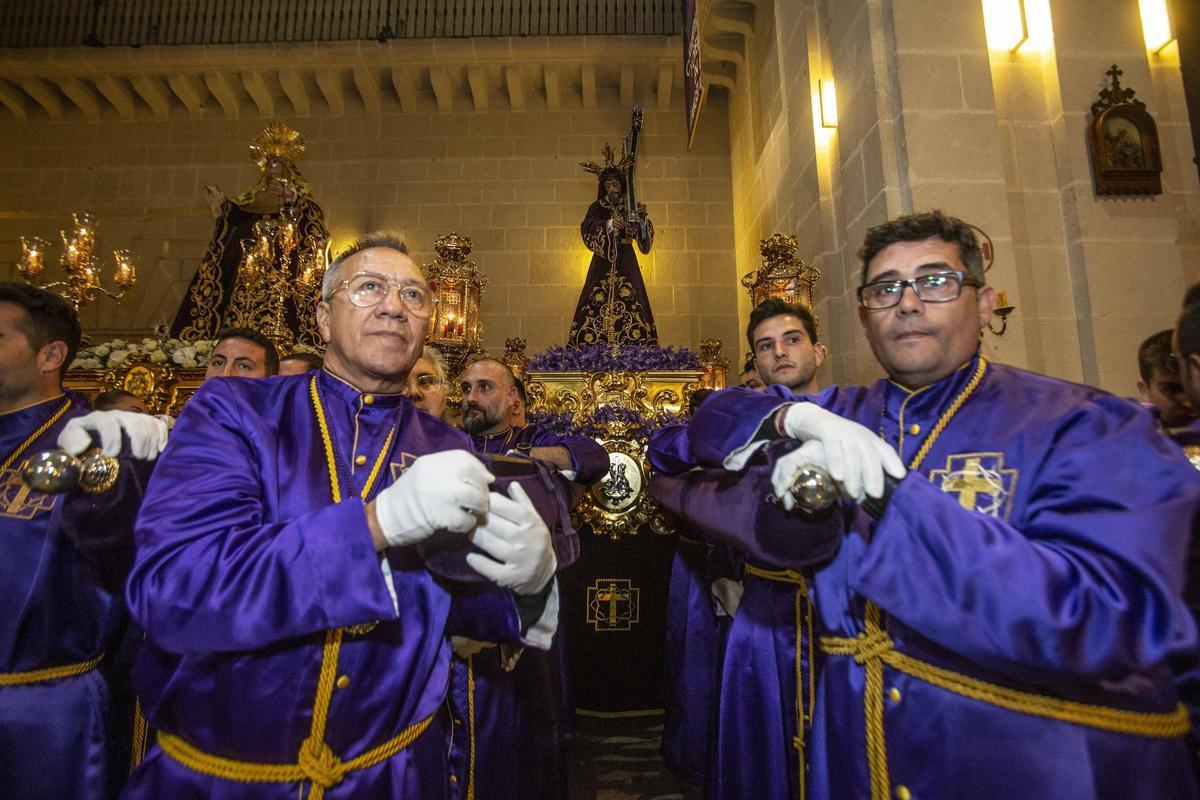 Pasión en la procesión de Nuestro Padre Jesús en la Concatedral de San Nicolás de Alicante