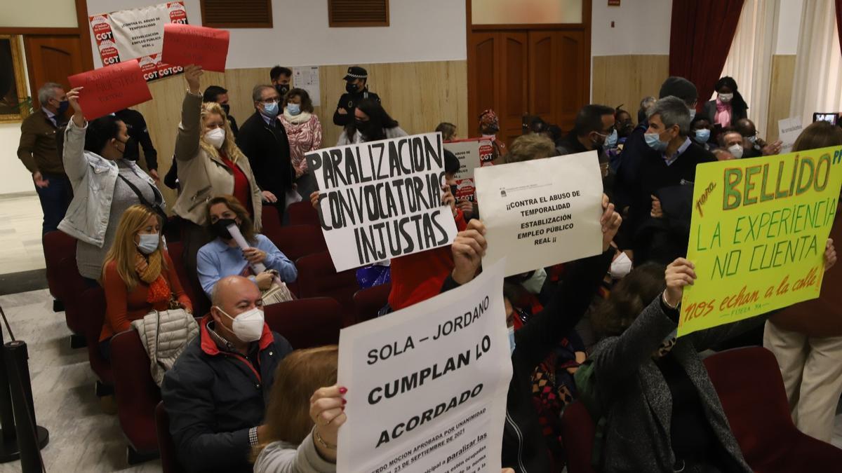 Protesta hoy en el salón de plenos de porteros e interinos.