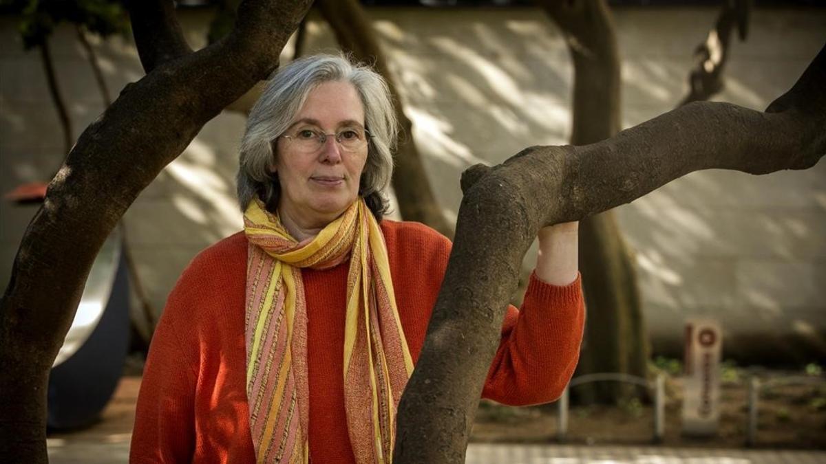 Anna Font, en los jardines de Palau Robert, en Barcelona.