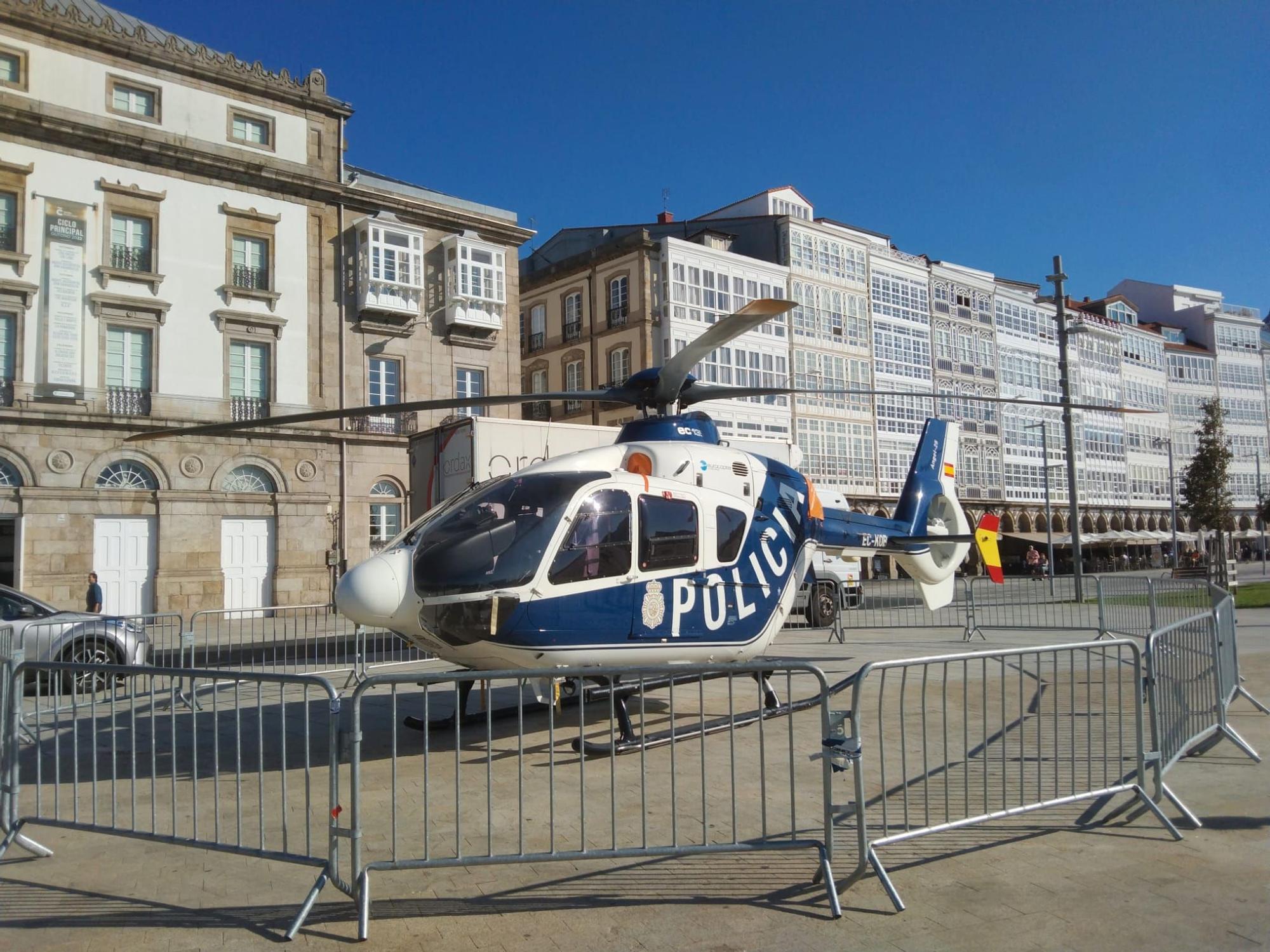 Un helicóptero en la Marina por los actos del Día de la Policía en A Coruña
