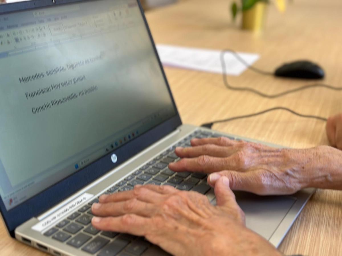 Cuidar en red: familia, tecnología y bienestar en el Centro de Día Aguere