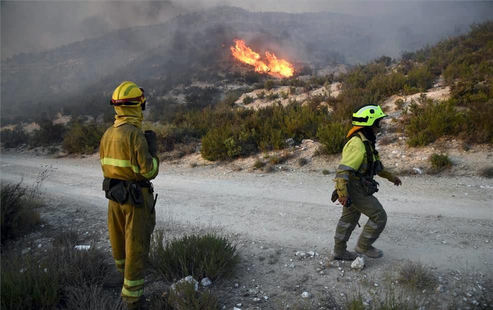 Impresionante incendio en la sierra de Alcubierre