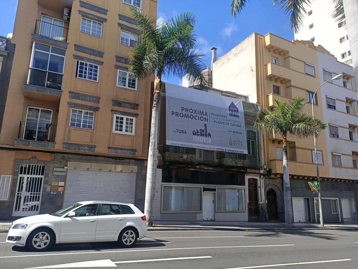 Pancarta de próxima promoción en Bravo Murillo 10.