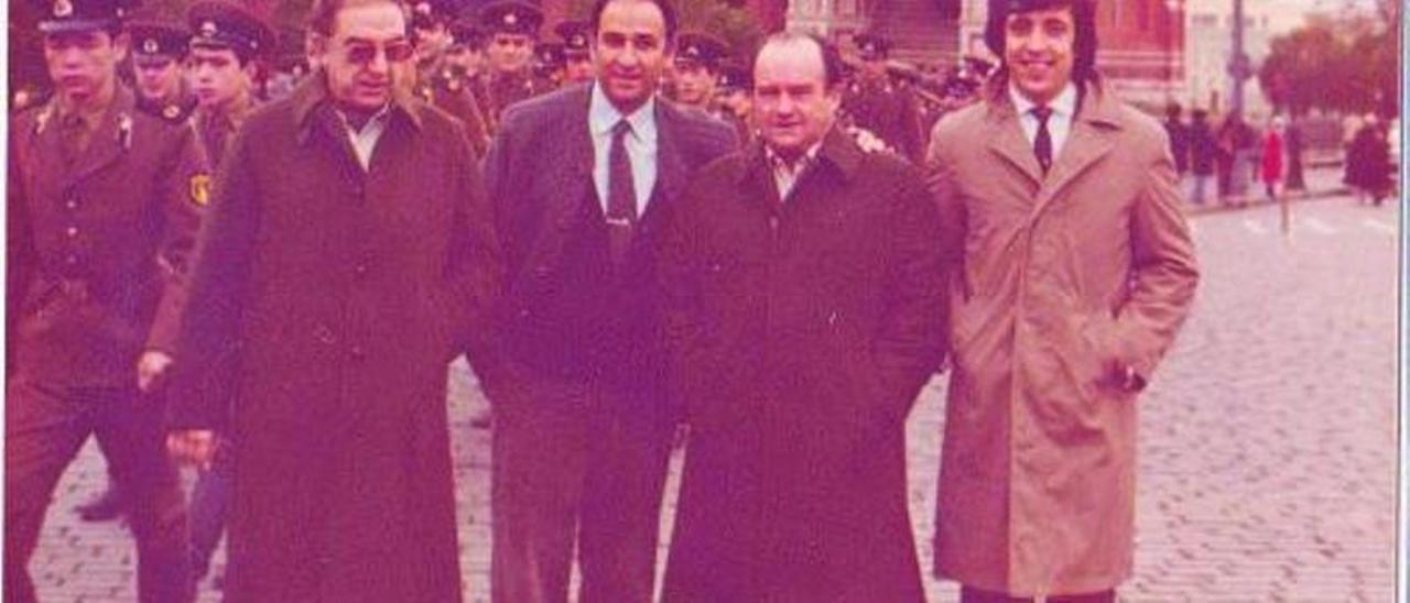 Ángel Aznárez, Juan de Lillo, Laureano («niño de la guerra» de Colloto) y Andrés Landavaso en la Plaza Roja de Moscú.