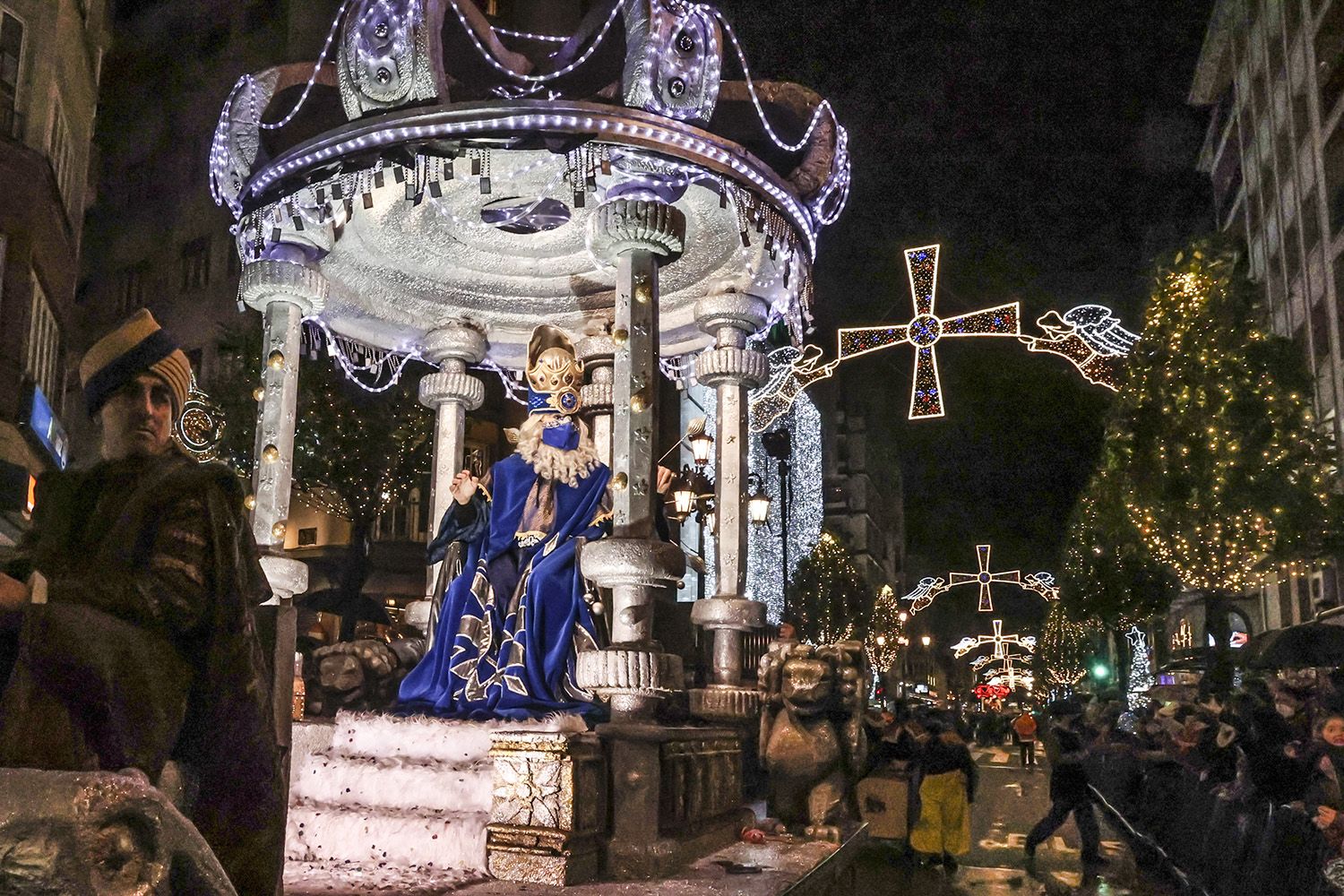 En imágenes: La cabalgata de los Reyes Magos en Oviedo