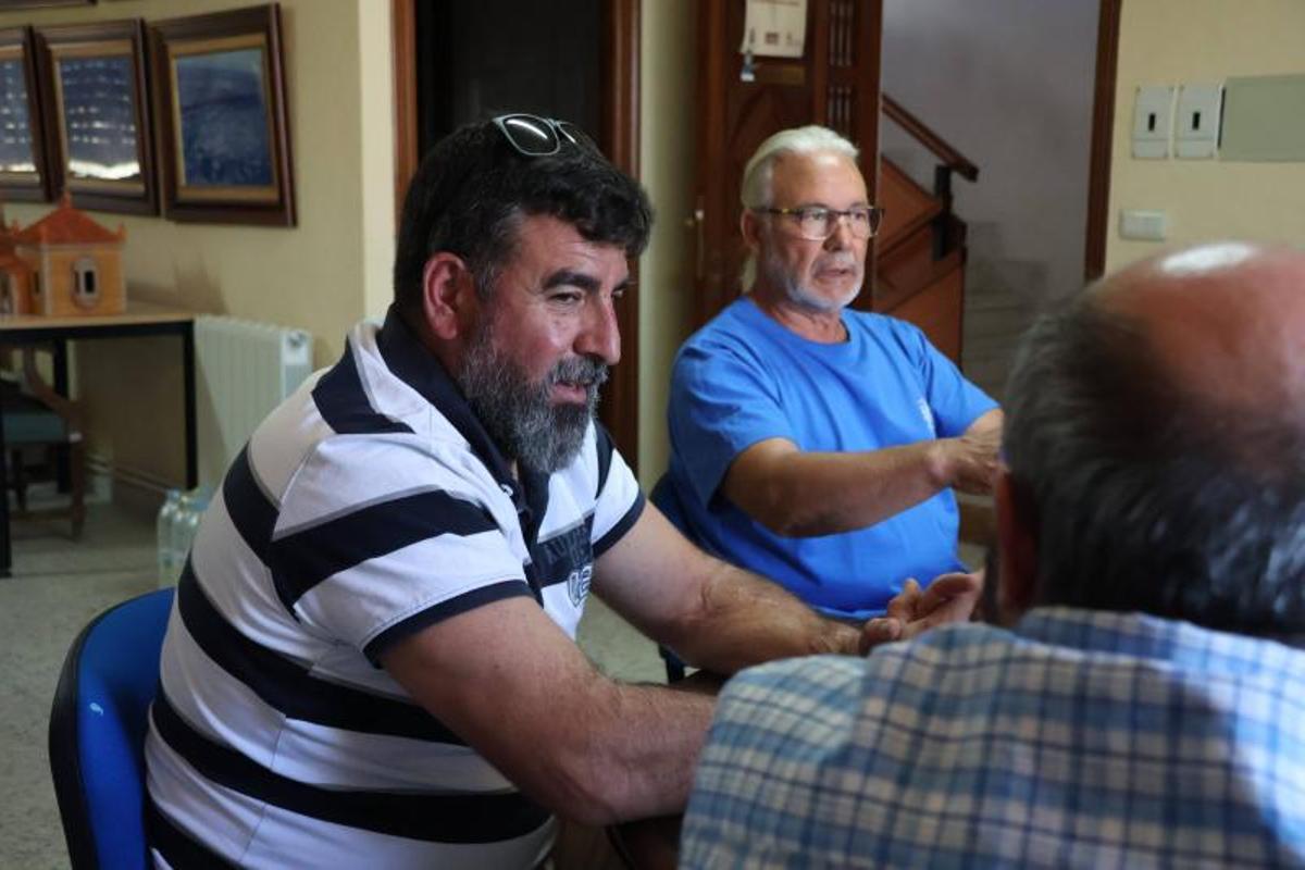 Representantes municipales en la reunión en Fariza