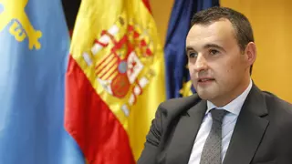 Guillermo Peláez, portavoz del Principado, contesta a Queipo (PP): "Dicen las encuestas que cuanto más se le conoce, peor se le valora"