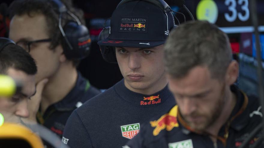 Max Verstappen agrede a Ocon en Brasil.