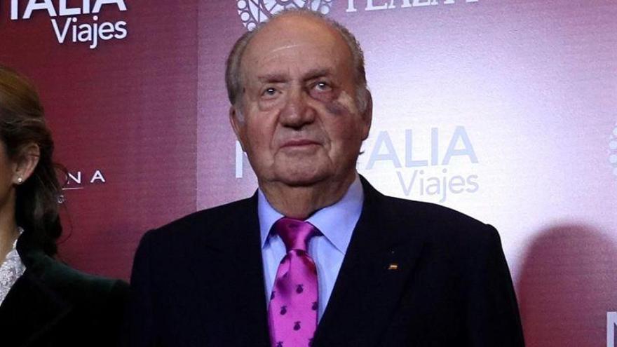 El rey Juan Carlos aparece con un gran moratón en un ojo