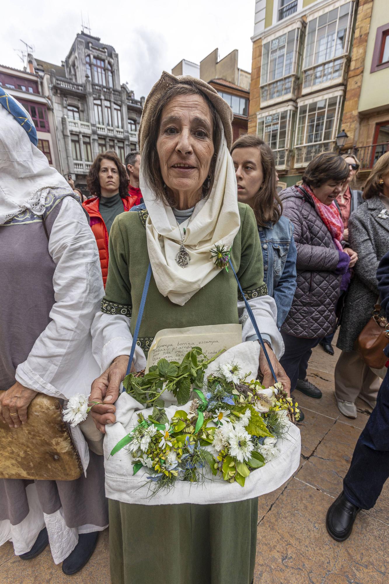 En imágenes | Cabalgata del Heraldo por las calles de Oviedo