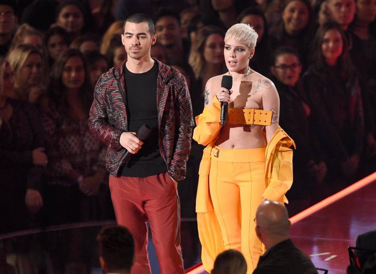 Premios iHeartRadio 2017: Joe Jonas y Halsey hechos uno cuadros