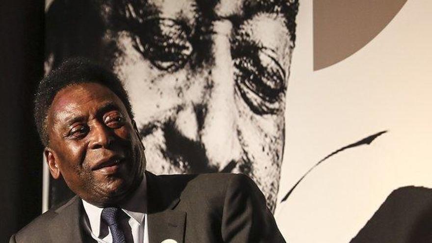 Pelé vive recluido y deprimido por sus problemas de salud