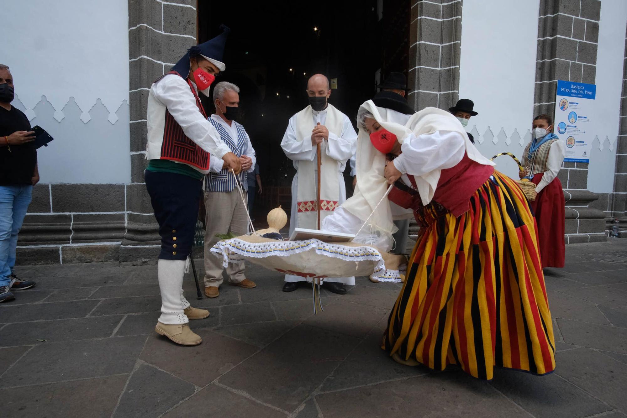 Ofrenda simbólica de los ayuntamientos de Gran Canaria a la Virgen del Pino (07/09/2021)