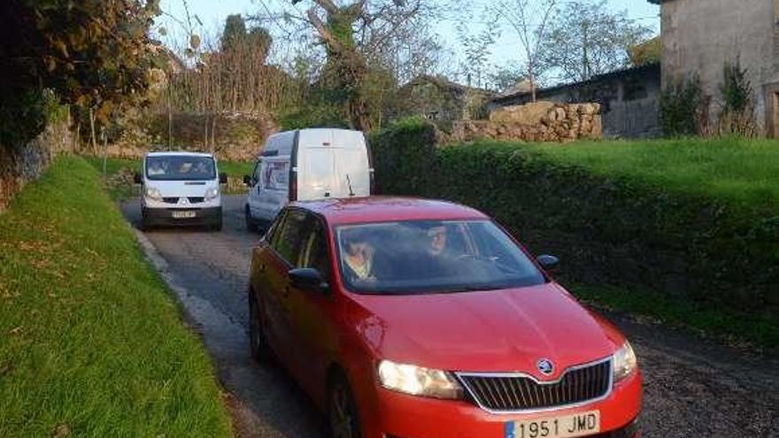 El acceso al barrio vilagarciano de A Torre. // Noé Parga