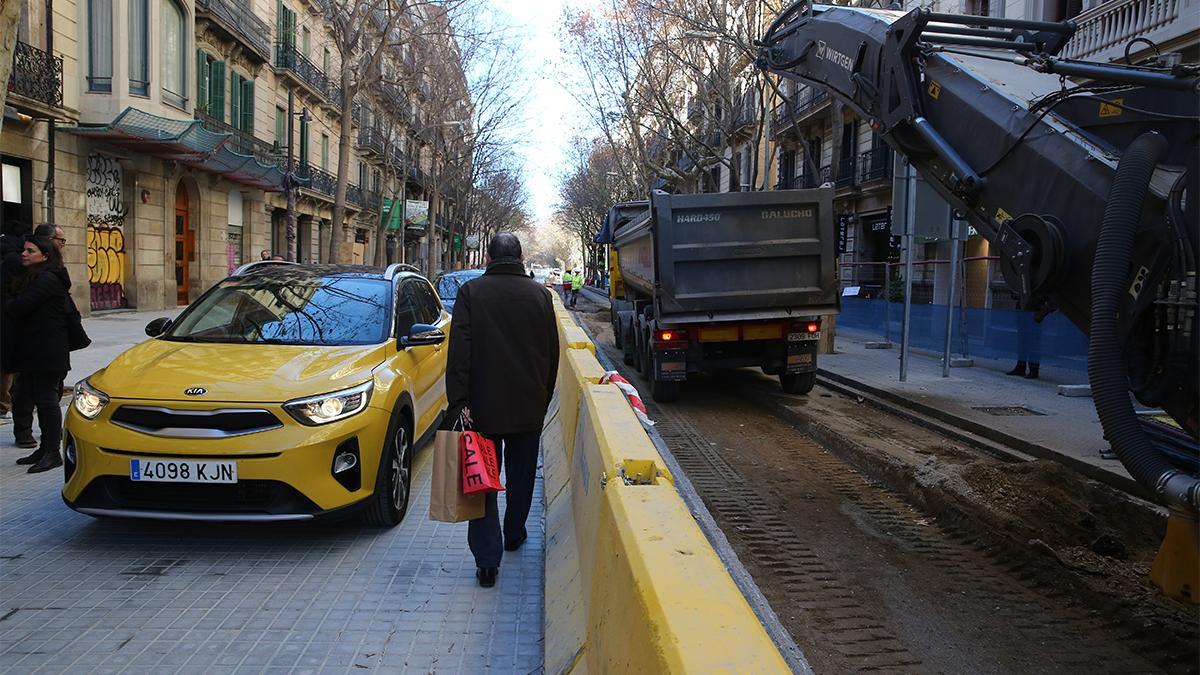 Las obras del eje verde de Consell de cent cambian de fase