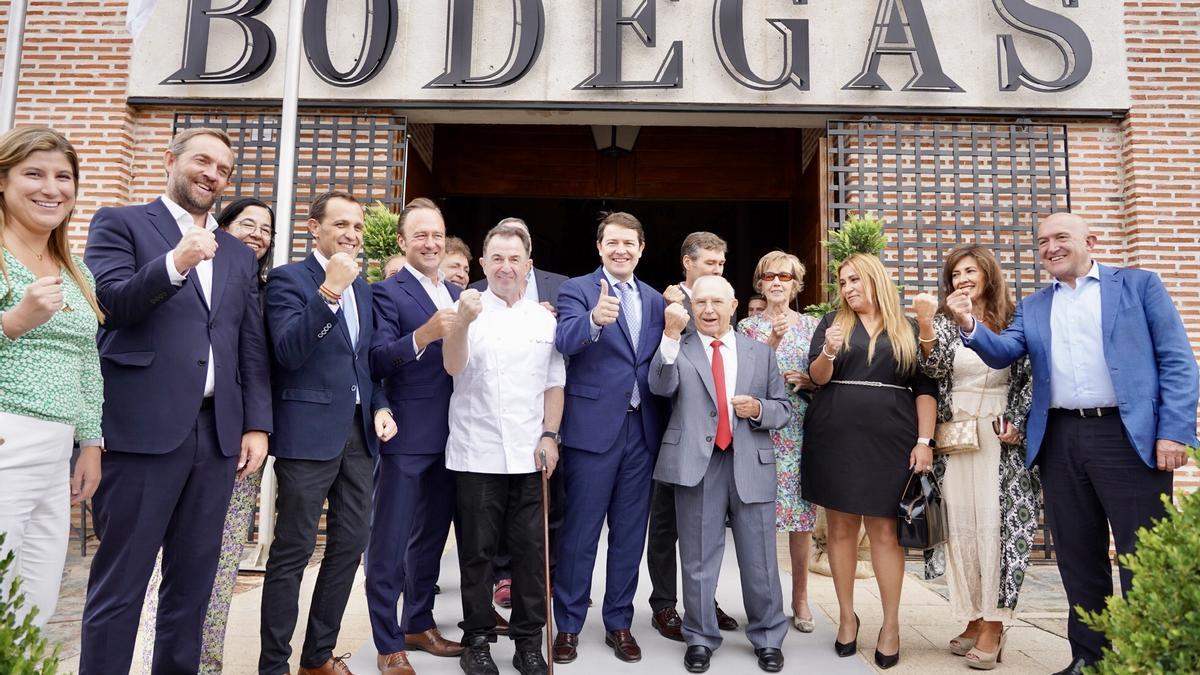 Berasategui, junto al presidente Mañueco, durante la inauguración.