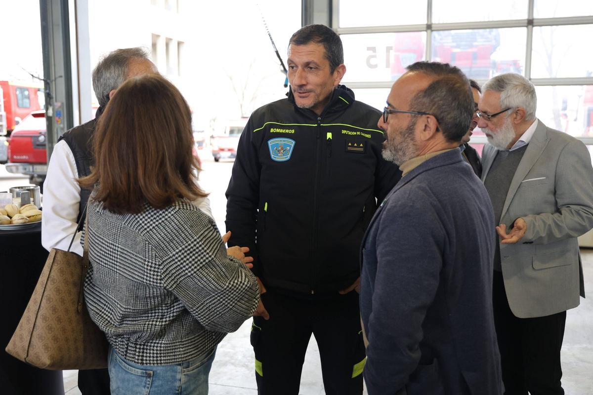 El SEPEI de Cáceres celebra el acto en honor a San Juan de Dios y reconoce la labor de los bomberos