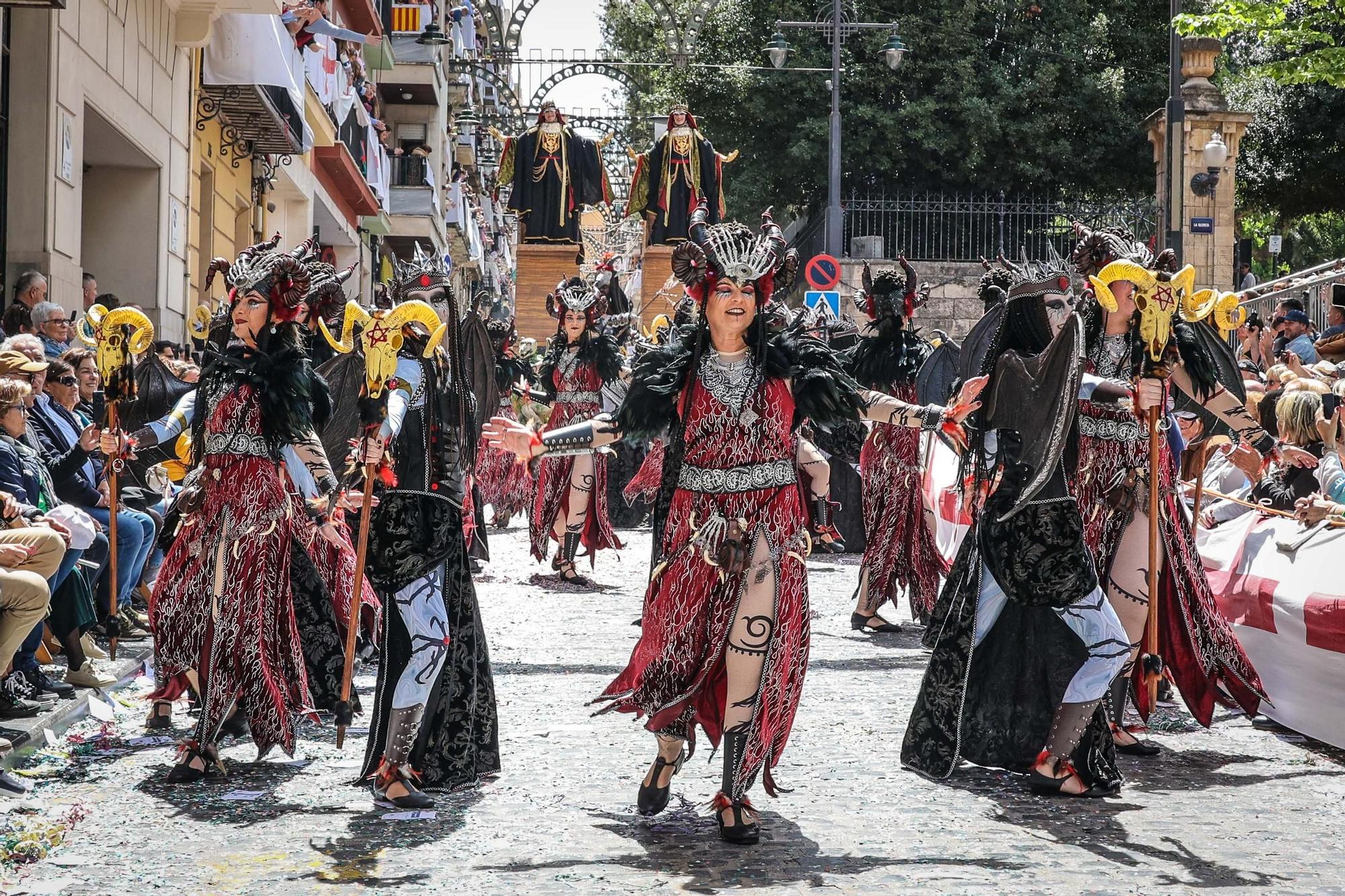 Gran afluencia de público en la Entrada Cristiana de Alcoy