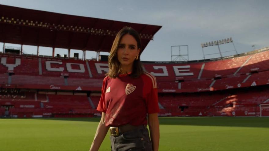El Sevilla FC lanza su nueva camiseta diseñada por Rocío Osorno: precio y cómo conseguirla