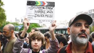 Protesta contra los recortes del gobierno de Javier Milei el 14 de marzo en Buenos Aires, Argentina.