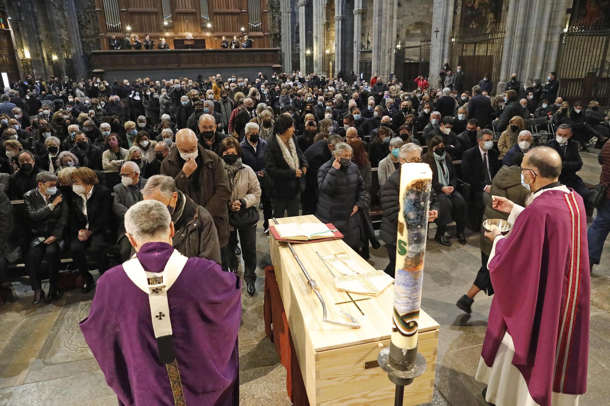 La Catedral de Girona s'omple per acomiadar Francesc Pardo