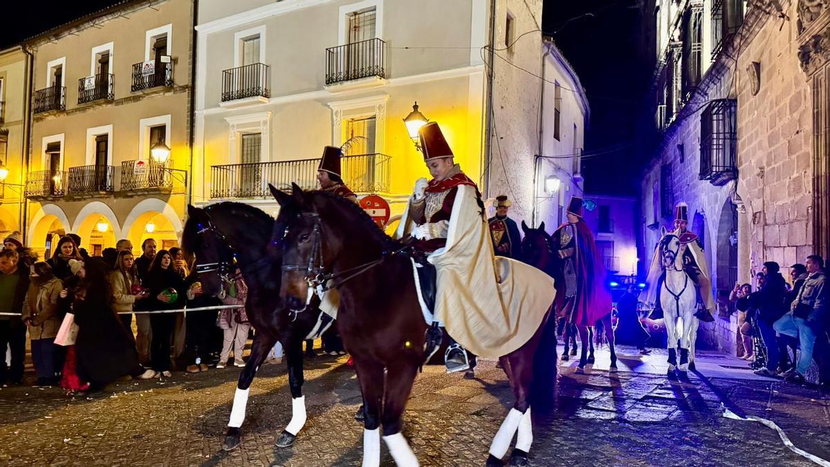 Las imágenes de la Cabalgata de Reyes Magos de Trujillo