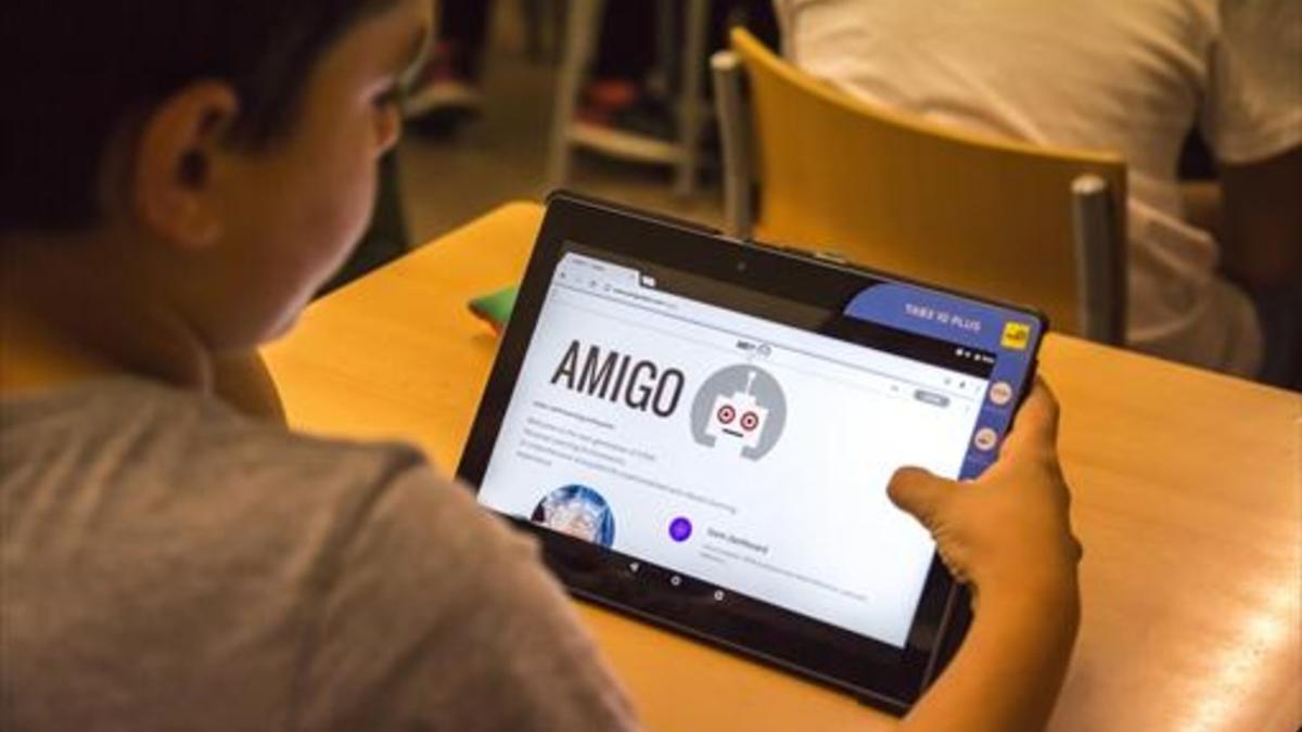 Alumnos de primaria del colegio Marta Mata de Viladecans durante una clase de matemáticas