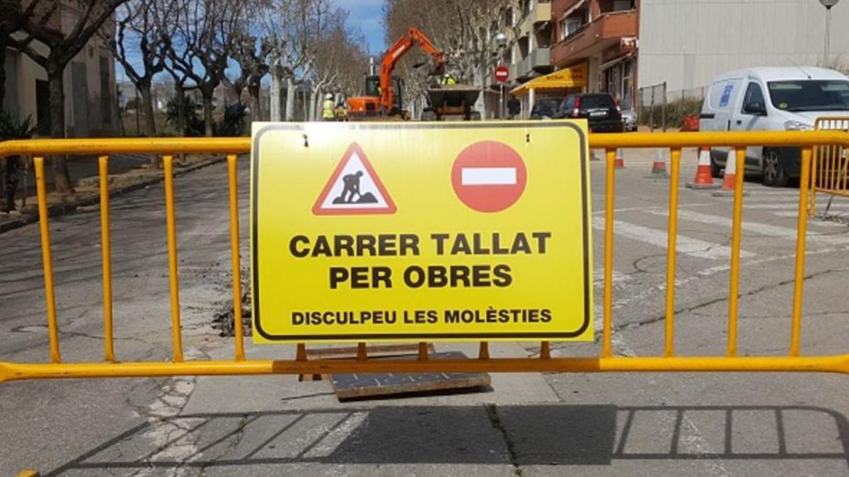 Carrer tallat per obres anteriors a Can Comelles | AJ ESPARREGUERA